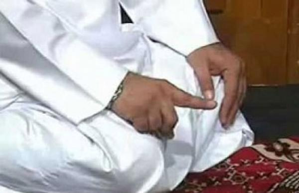 Ruling-of-Moving-Forefinger-during-Tashahhud