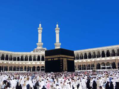 Unfinished Hajj Due to Death: Complete It on Their Behalf?
