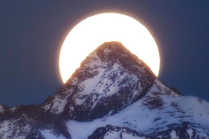 World Sees Full Cold Supermoon