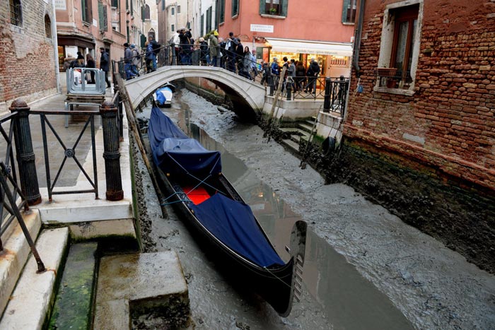 Venice Canals Run Dry