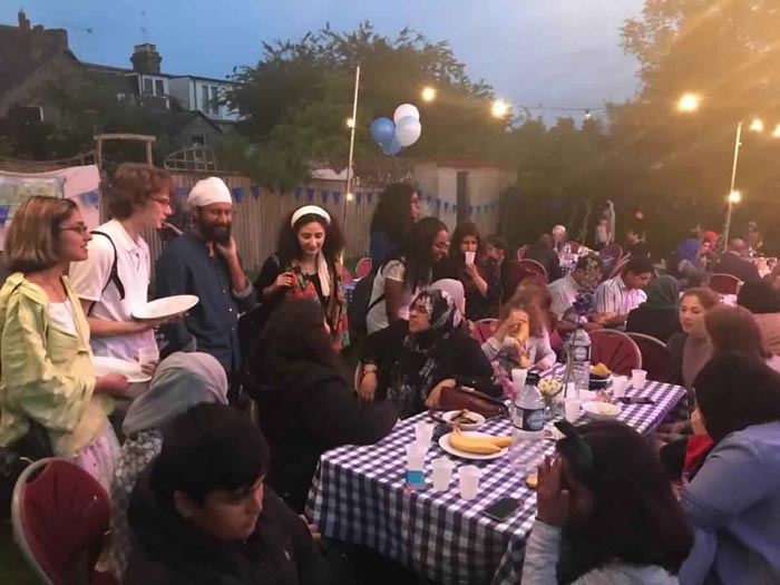 Hundreds Attend Iftar in Oxford