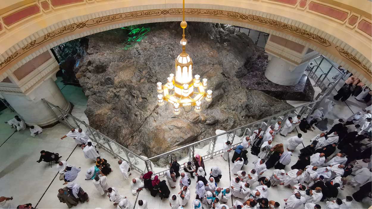 Is Sa`i Valid When Performed Before Tawaf?