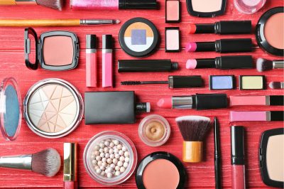 Can Women Wear Makeup in Ramadan Daytime?