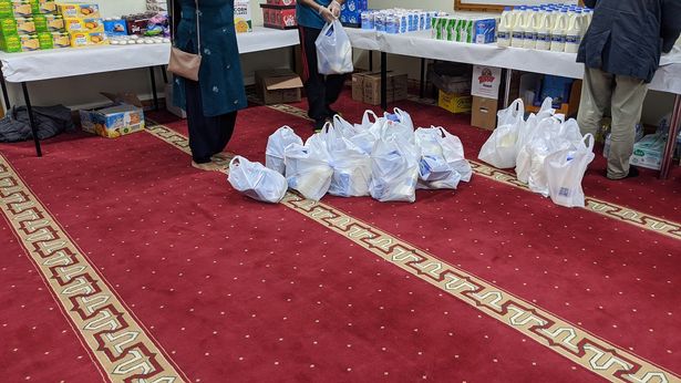 This Mosque Asked if People Need Hot Meals, Response Reveals 'Hidden Hungry' - About Islam